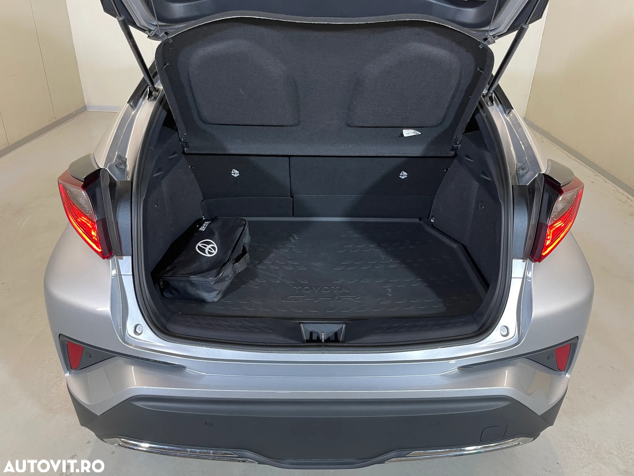 Toyota C-HR 2.0 HSD 184 CP 4x2 CVT Style - 12