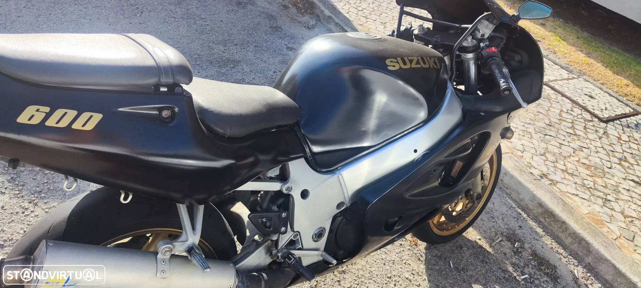 Suzuki GSX-R - 4