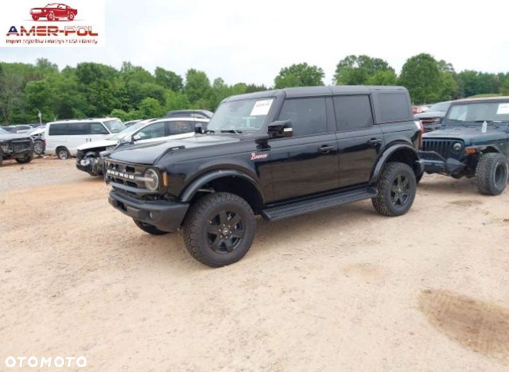 Ford Bronco - 1