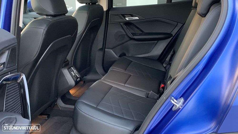 BMW iX2 eDrive20 - 32