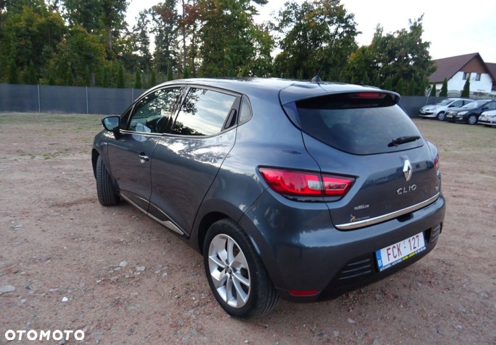 Renault Clio - 12