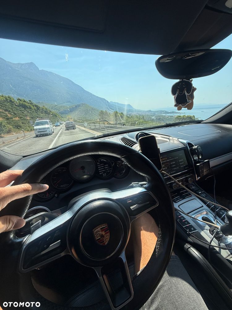 Porsche Cayenne S Diesel - 26
