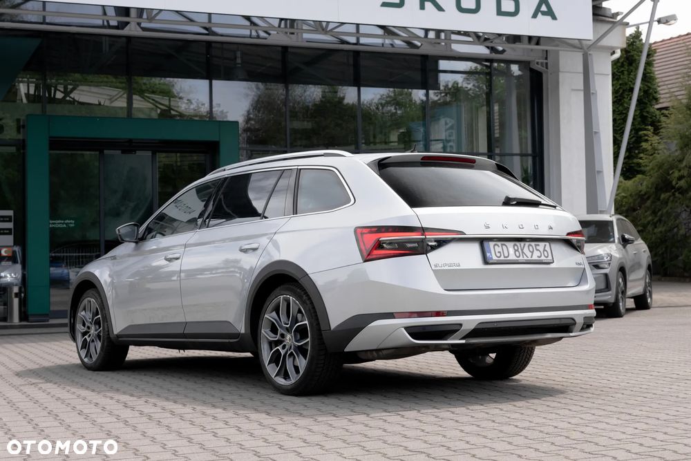 Skoda Superb 2.0 TSI 4x4 Scout DSG - 6