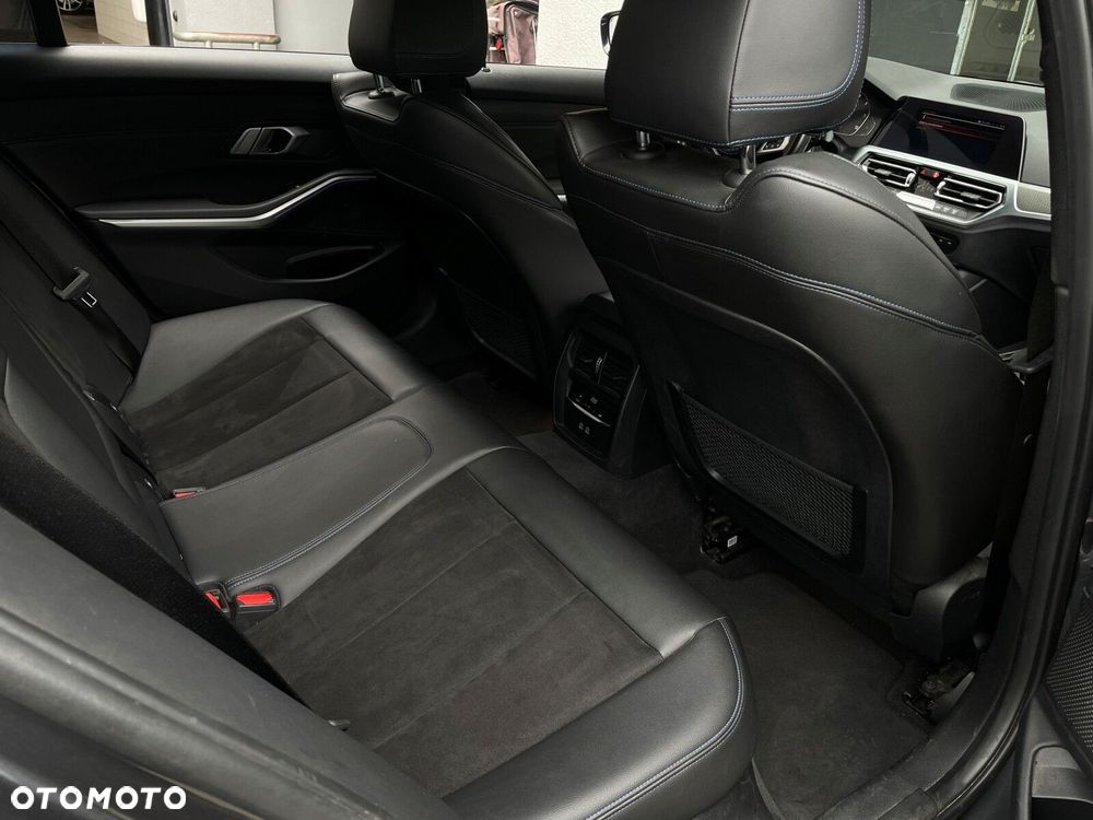 BMW Seria 3 - 21