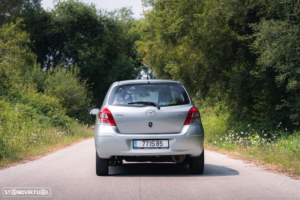 Toyota Yaris 1.4 D-4D Comfort+AC - 6