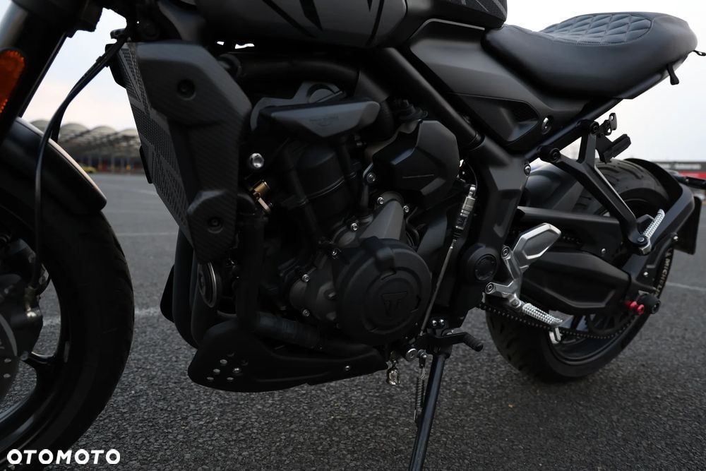Triumph Trident - 9