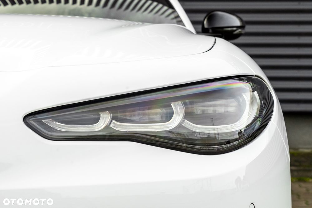 Alfa Romeo Giulia 2.0 Turbo TI Q4 - 4