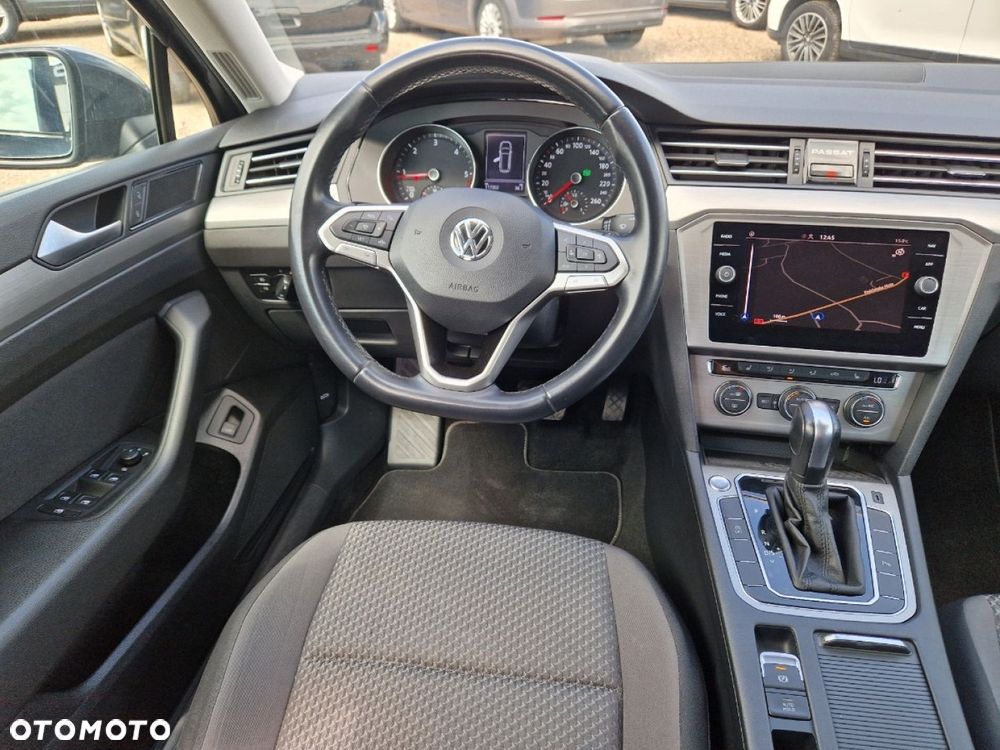 Volkswagen Passat Variant 2.0 TDI SCR DSG - 17