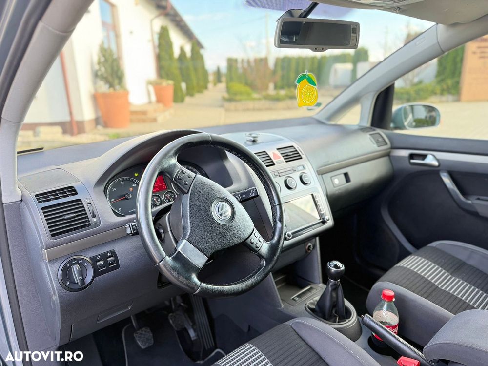 Volkswagen Touran 2.0 TDI Highline - 10