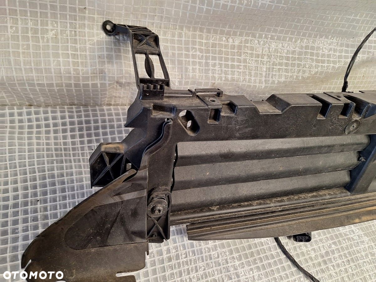 audi a4 b9 a5 8w 8w0 kierownica powietrza zaluzja 8w0807297 orginal demont - 2