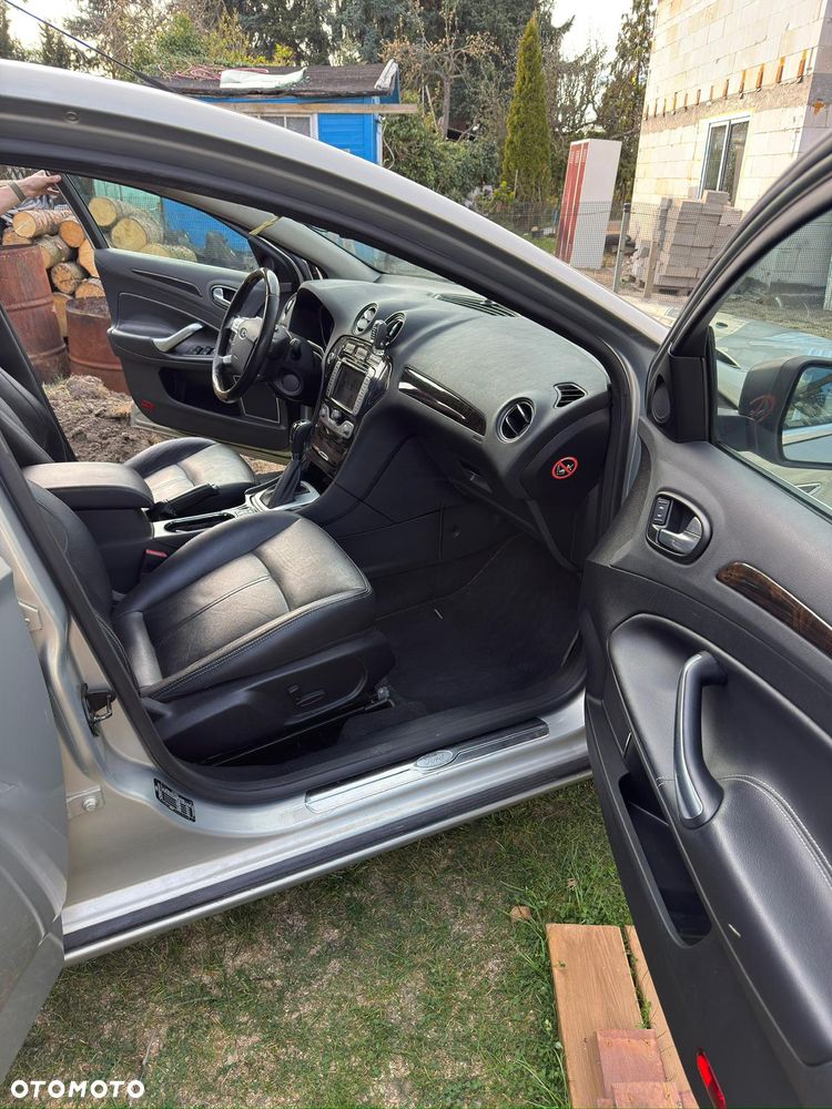 Ford Mondeo 2.3 Ghia - 10