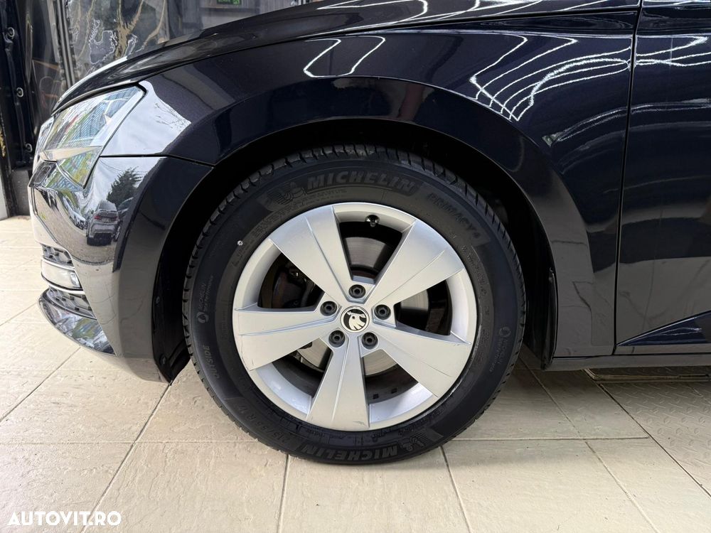 Skoda Superb 2.0 TDI DSG Ambition - 7