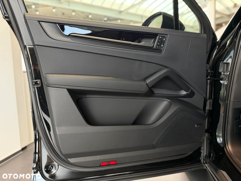 Porsche Cayenne Black Edition - 14