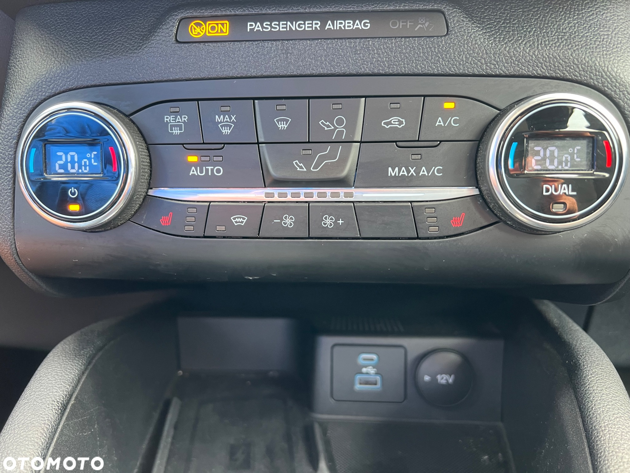 Ford Kuga 2.0 EcoBlue 4x4 TITANIUM - 32