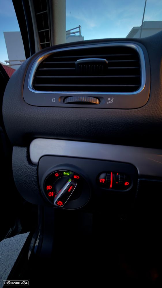 VW Golf 1.6 TDi Trendline BlueMotion - 12