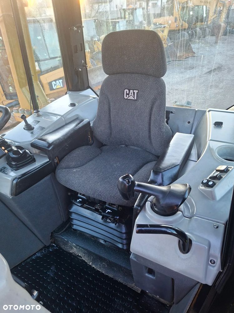 Caterpillar CAT D6N LGP - 31