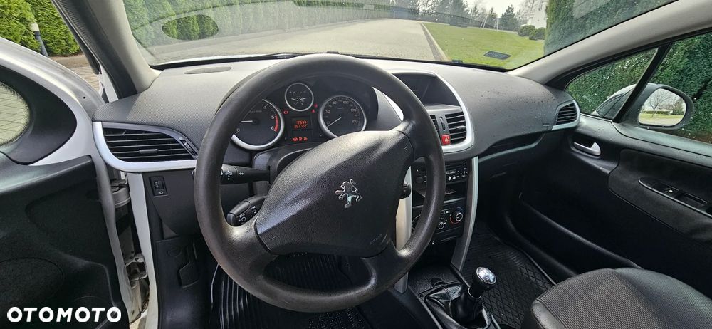 Peugeot 207 - 6