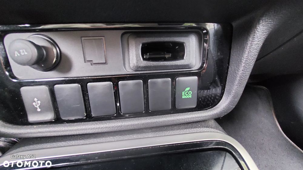Mitsubishi Outlander - 30