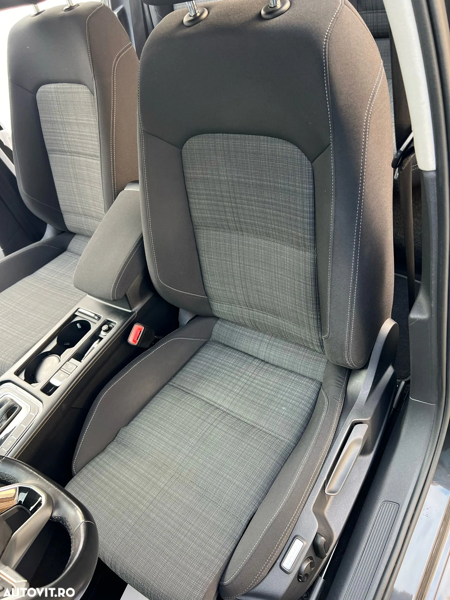 Volkswagen Passat Variant 2.0 TDI SCR DSG Business - 17