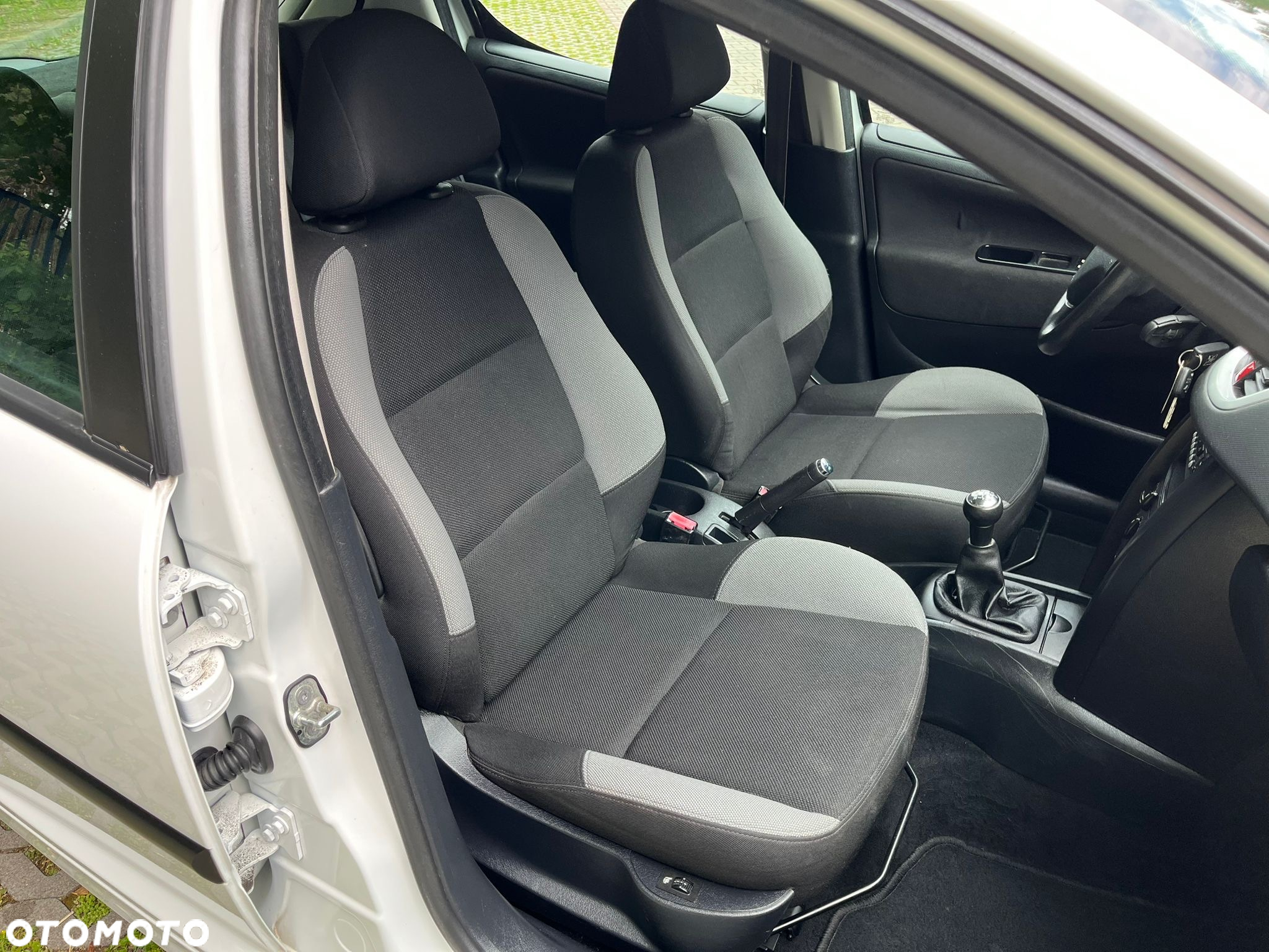 Peugeot 207 - 12