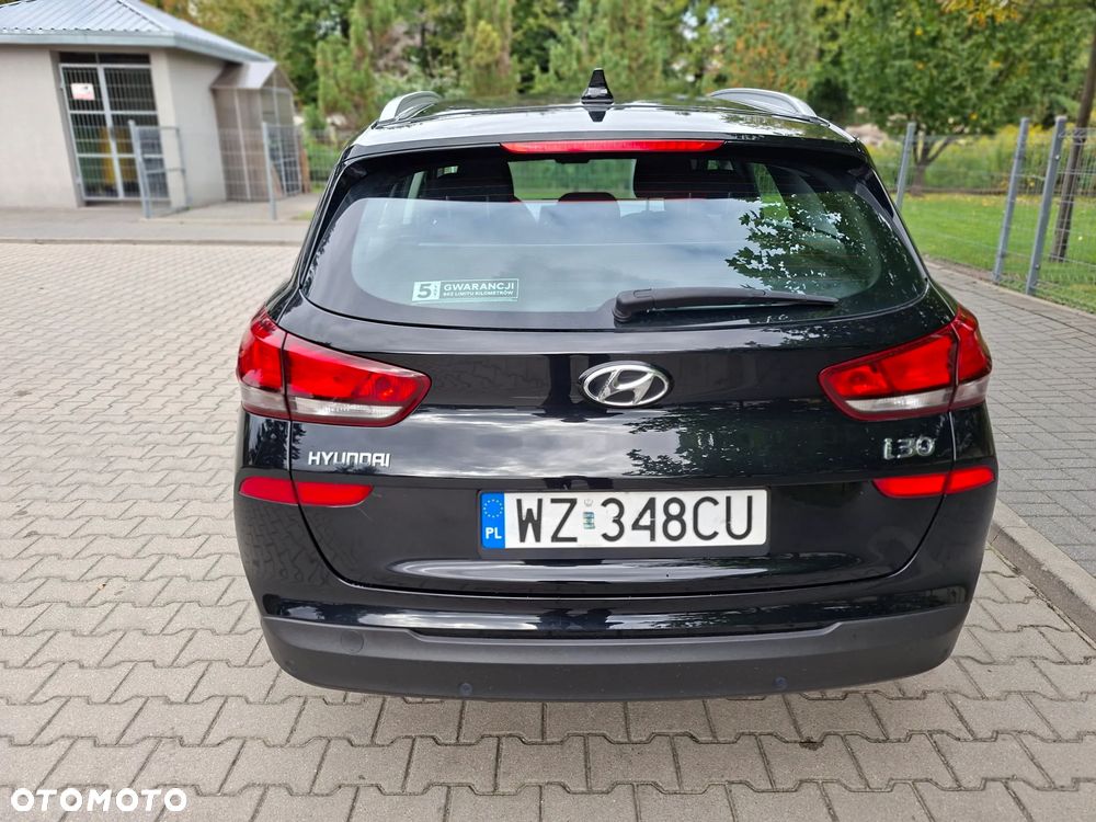 Hyundai i30 1.5 DPI Classic + - 8
