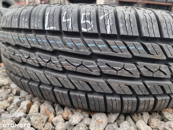 BARUM 205/70R15 96T BRAVURIS 4x4 (1szt.) (1x8,5) (DOT: 1x0615) L451