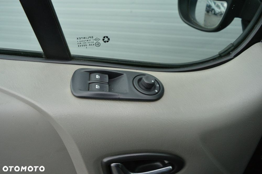 Opel Vivaro - 31