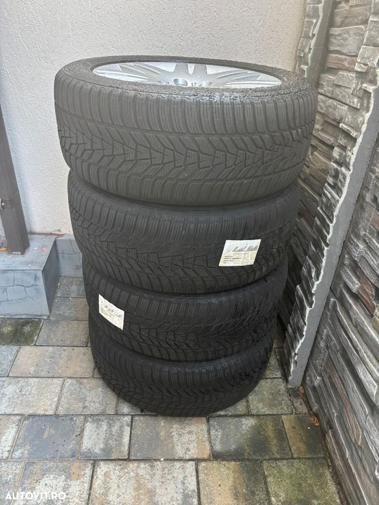 BMW Seria 7 745i - 8