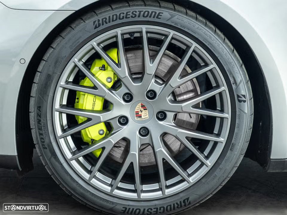 Porsche Panamera 4 E-Hybrid - 8