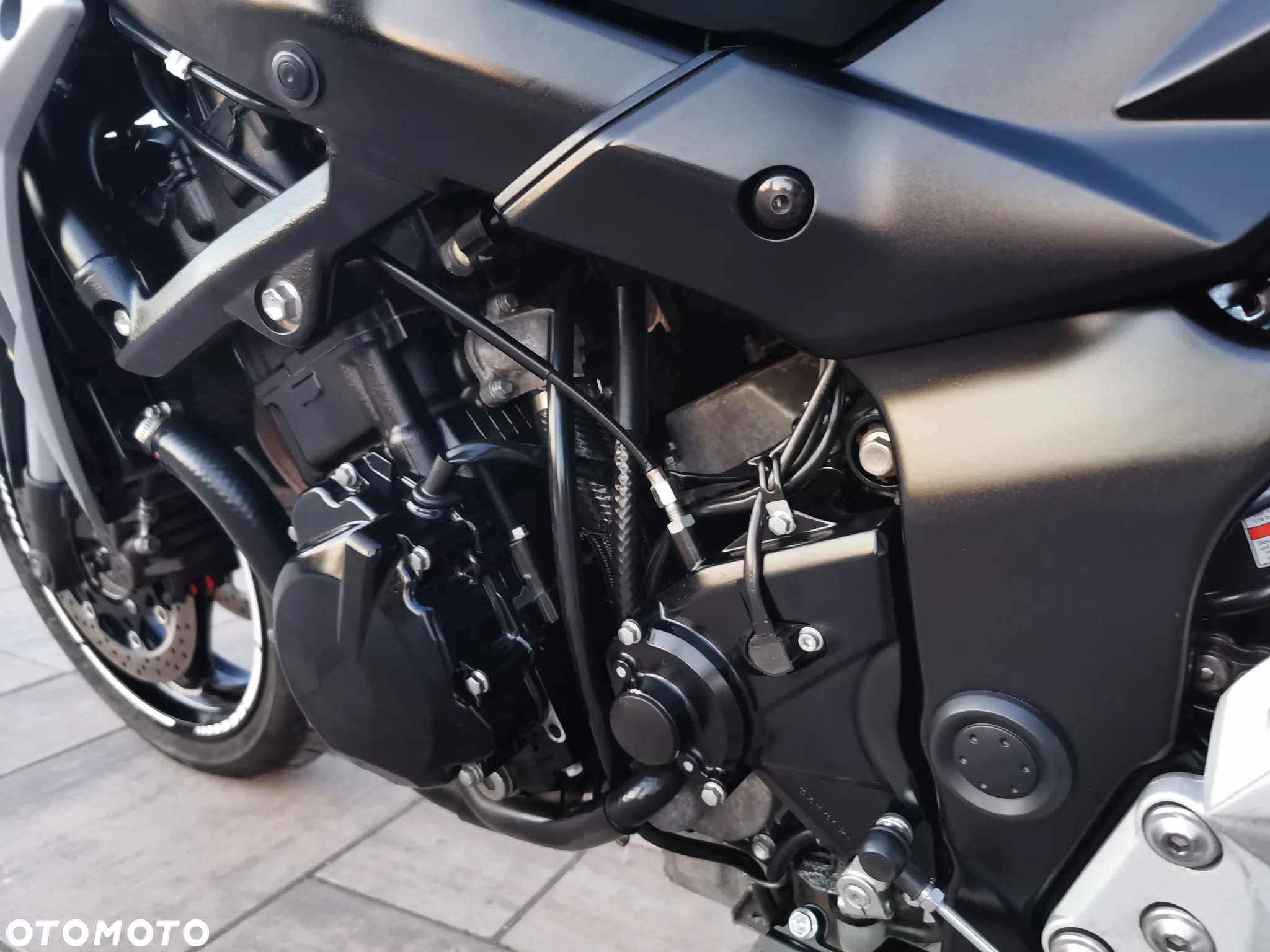 Suzuki GSR - 18