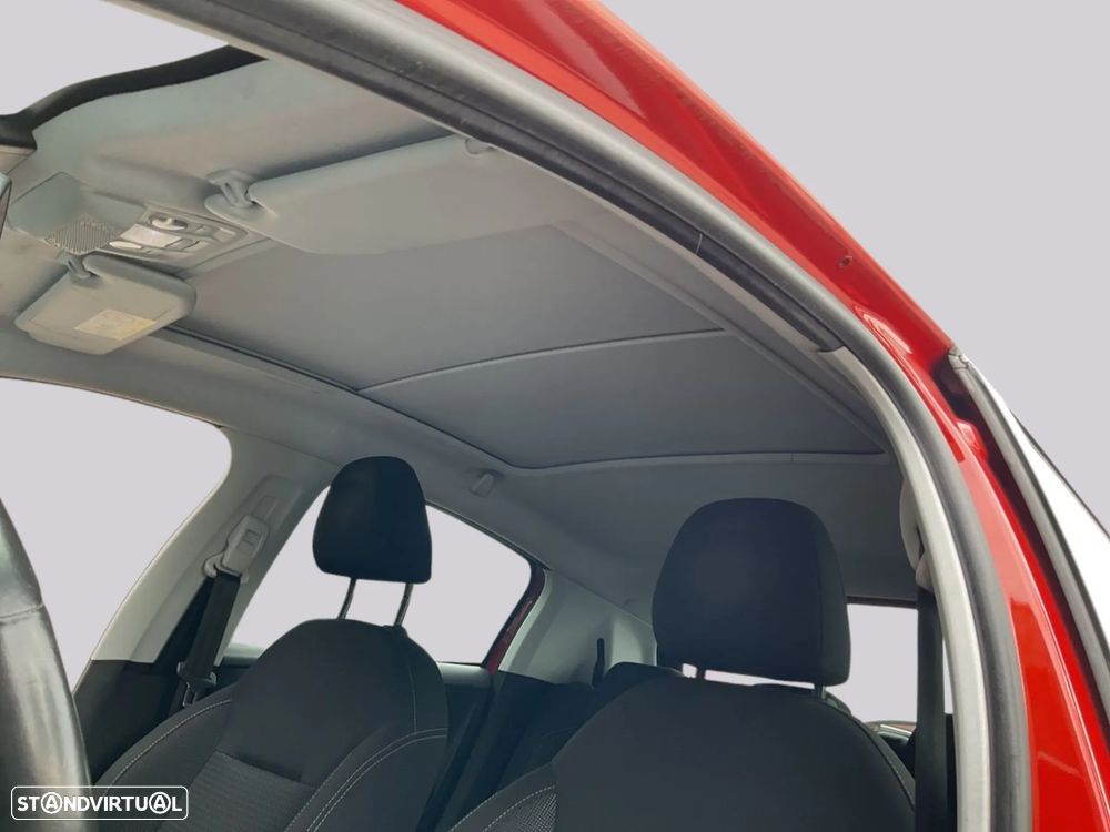 Peugeot 208 - 6