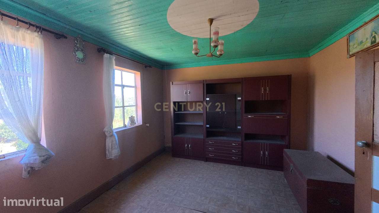Casa T4 em União das freguesias de Mamouros, Castro Daire - Grande imagem: 4/8