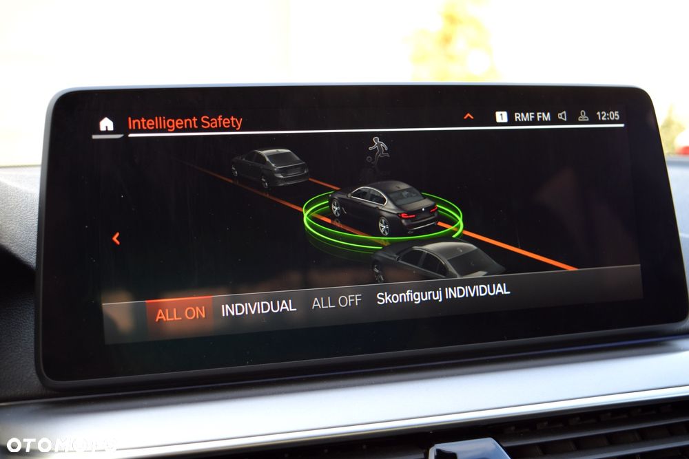 BMW Seria 5 530i xDrive M Sport Edition - 31