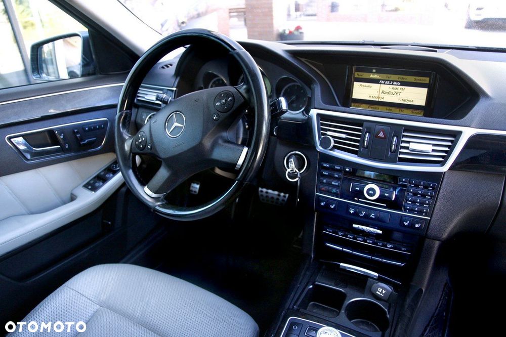 Mercedes-Benz Klasa E 350 CDI DPF 4Matic BlueEFFICIENCY 7G-TRONIC Avantgarde - 15