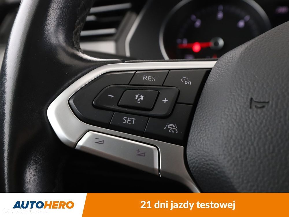 Volkswagen Passat - 28