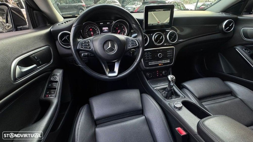 Mercedes-Benz CLA 180 d Shooting Brake - 12