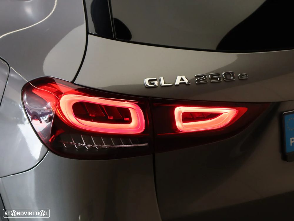 Mercedes-Benz GLA 250 e Progressive - 12