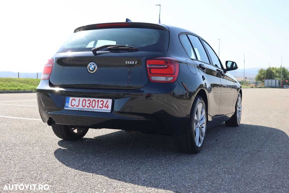 BMW Seria 1 118i Aut. - 29