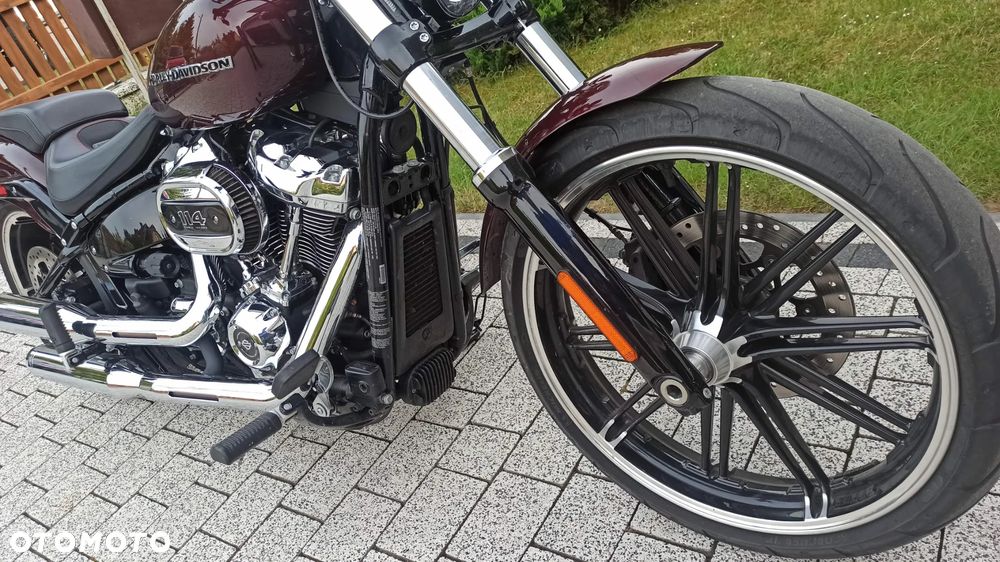 Harley-Davidson Softail Breakout - 15