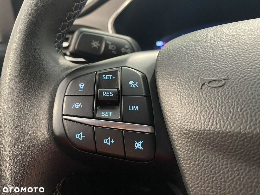 Ford Kuga - 24
