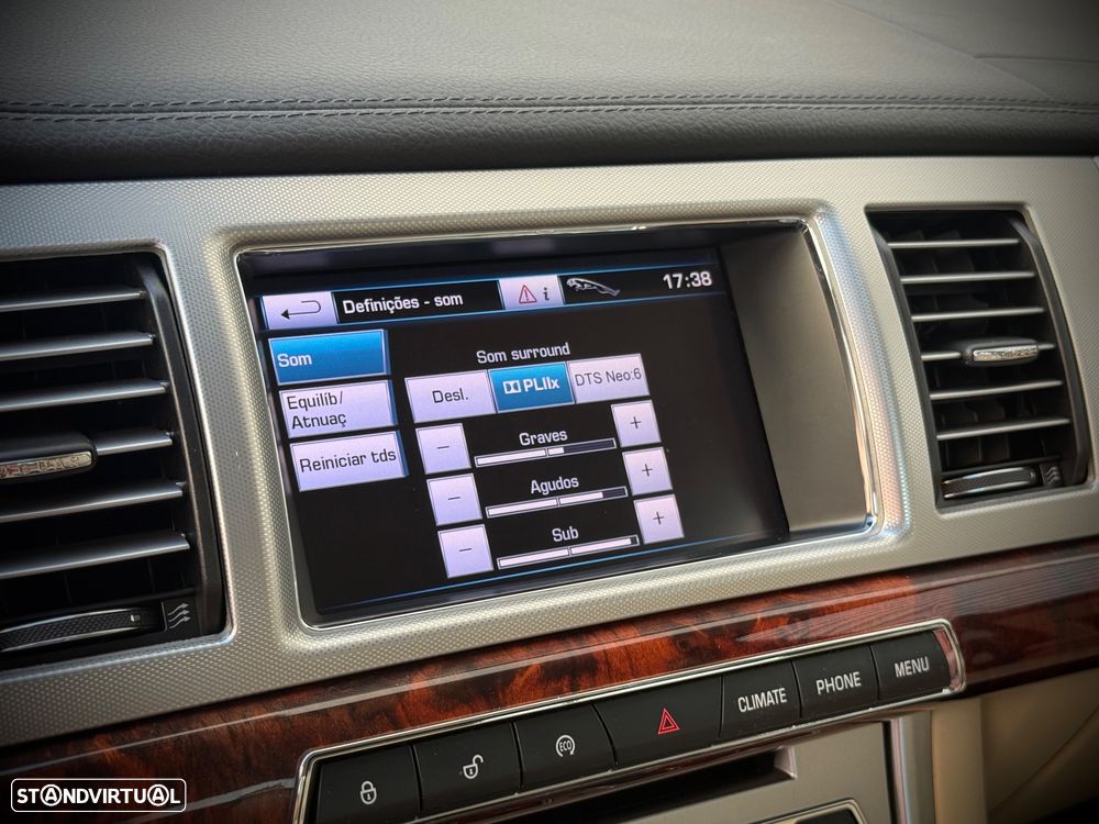 Jaguar XF 2.2 D Premium Luxury - 18