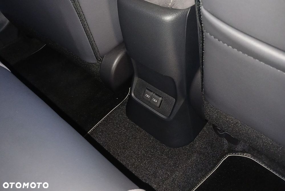 Lexus LBX 1.5 Hybrid Cool AWD - 33
