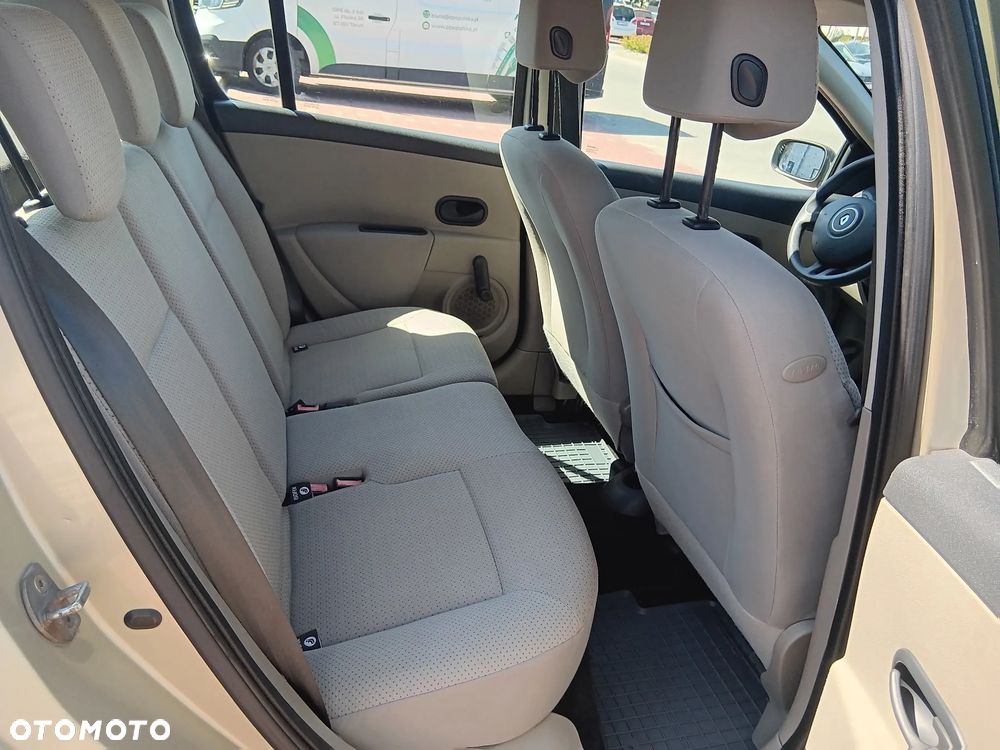 Renault Clio 1.2 16V Expression - 6