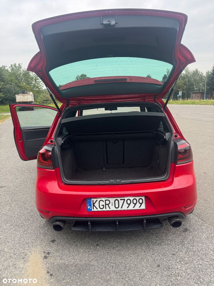 Volkswagen Golf - 11