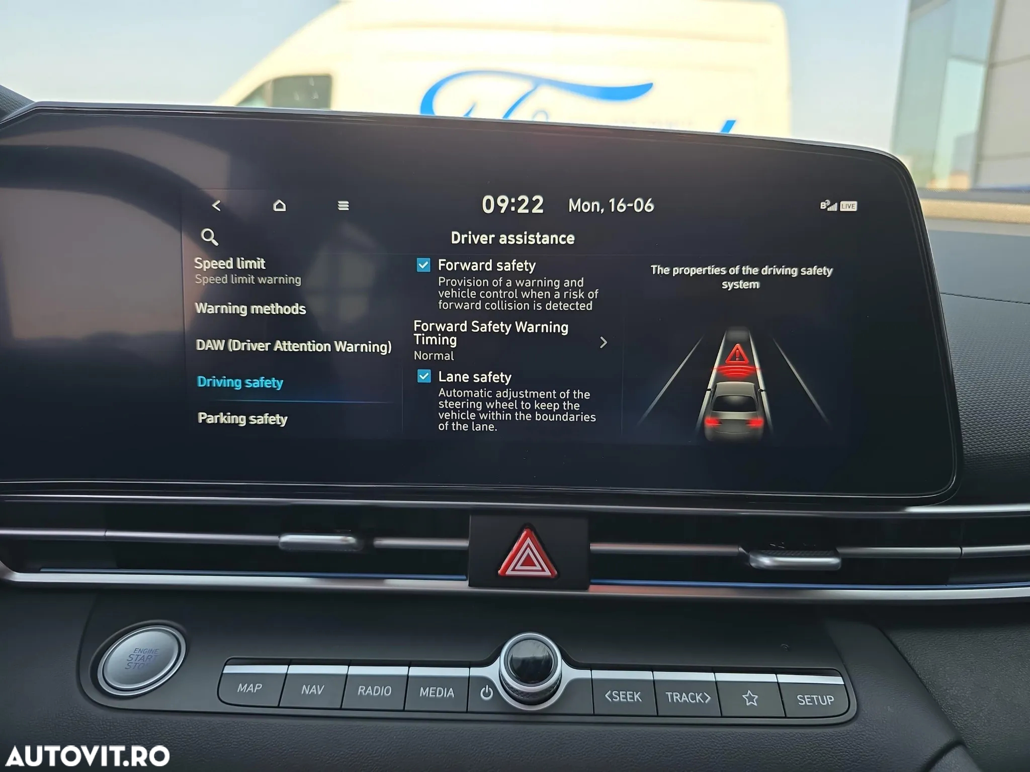 Hyundai Elantra - 25