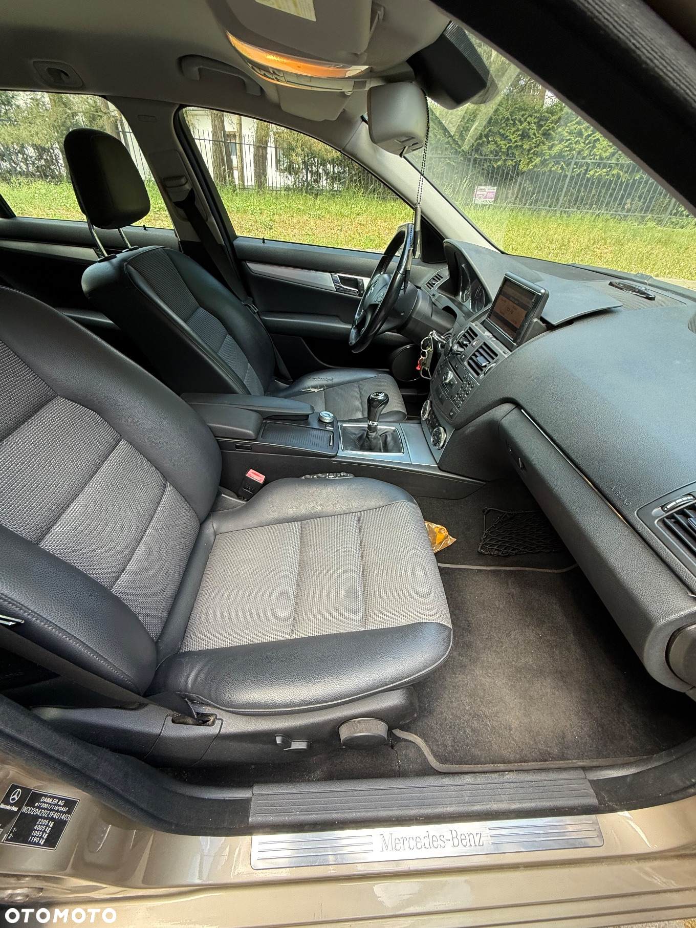 Mercedes-Benz Klasa C 220 T CDI DPF (BlueEFFICIENCY) Avantgarde - 23