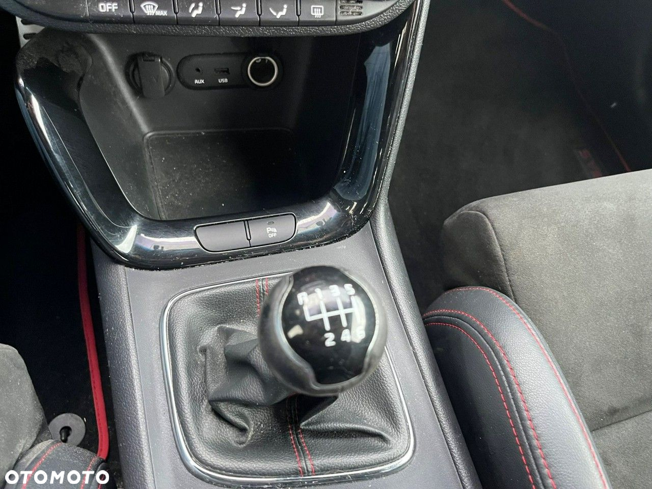 Kia ProCeed - 15
