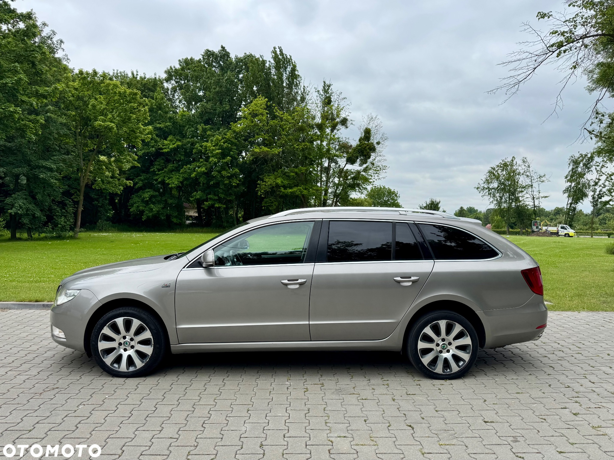 Skoda Superb 2.0 TDI Green tec 4x4 DSG Exclusive - 30