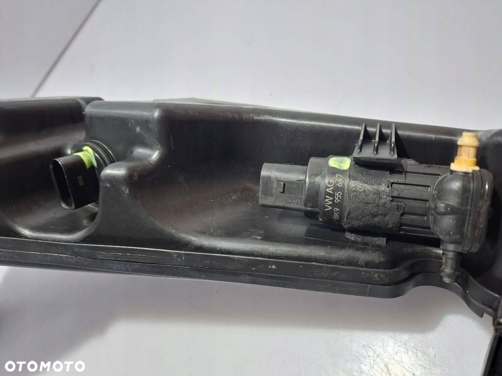 Audi Q5 Zbiornik płynu do spryskiwaczy szyby przedniej /czołowej 8R0955453B - 11