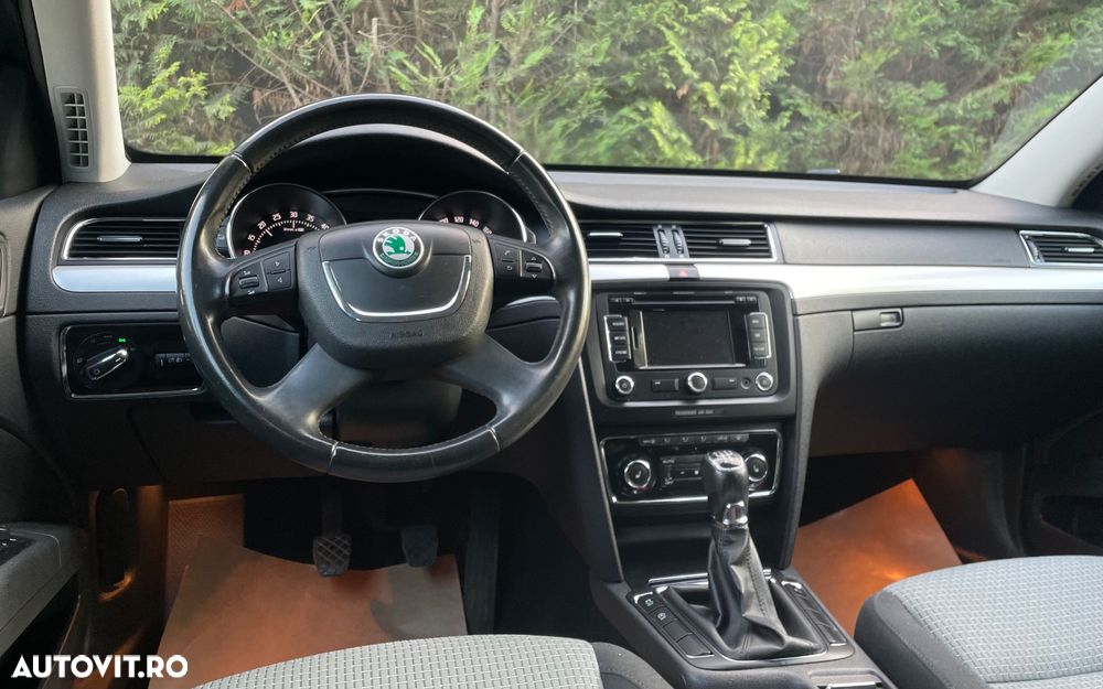 Skoda Superb 1.6 TDI GreenLine - 14